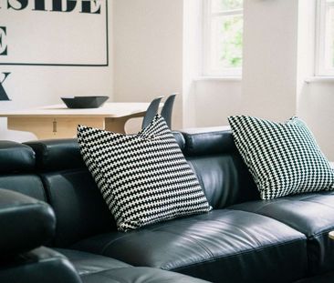 Flat 1, 148 Devonshire Street Room 2 - Photo 3