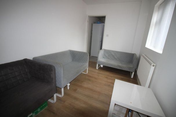 6 bedroom terraced house to rent - Photo 1