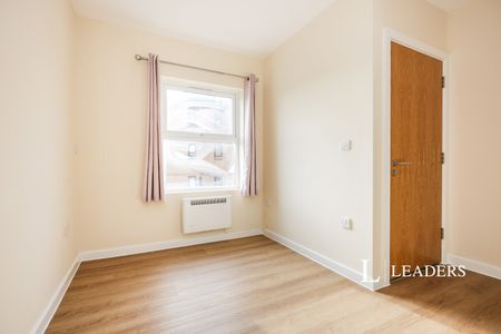1 bedroom apartment to rent St. Peters Gardens, Marefair, Northampton, Northamptonshire, NN1 - Photo 3