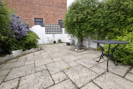 3 bedroom terraced house to rent - Photo 4