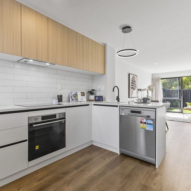 Brand new unit near Airport / Middlemore - Photo 1