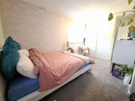 Marlins Turn, Hemel Hempstead - Photo 2