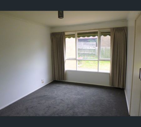 2/10 Armin Street, Scoresby, Vic 3179 - Photo 5
