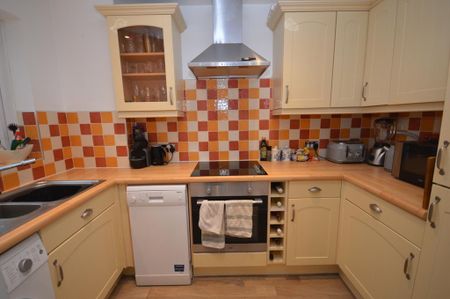 2 bedroom terraced house to rent - Photo 2