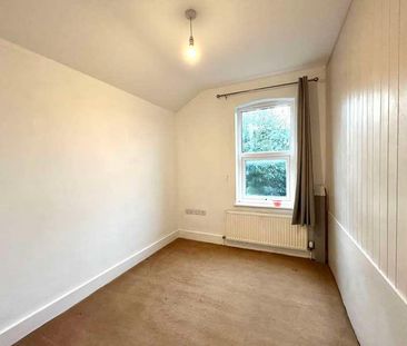 Amherst Road, Reading, Berkshire, RG6 - Photo 1