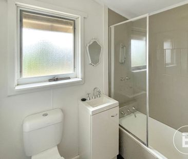 BEAUTIFUL THREE BEDROOM HOME IN BALLARAT EAST! - Photo 1