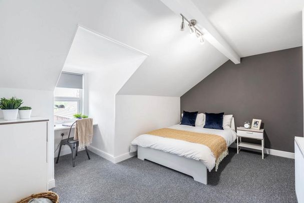 6 bedroom house to rent - Photo 1