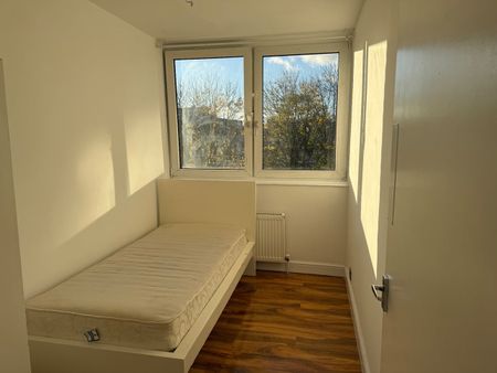 3 Bed Maisonette, Giraud Street, E14 - Photo 2