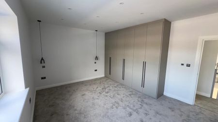 5 bedroom detached house to rent - Photo 3