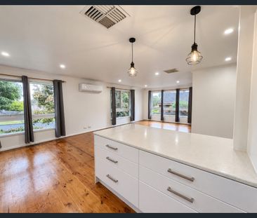 Stylish Family Home in a Quiet Location - Photo 2