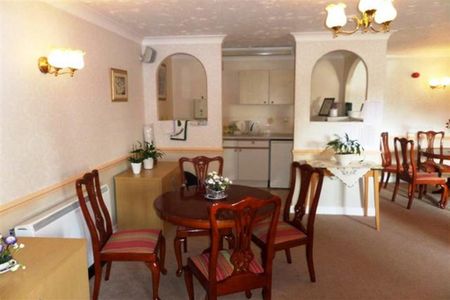 1 bedroom retirement property to rent - Photo 4