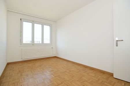 Family-friendly location with lake view - Photo 3