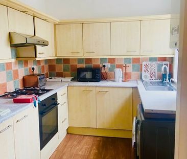 Room in a Shared House, Rusholme Grove, M14 - Photo 5