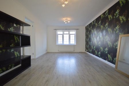 3 bedroom detached house to rent - Photo 4
