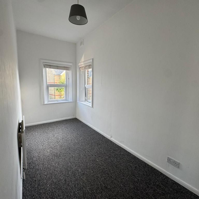 3 bedroom flat to rent - Photo 1
