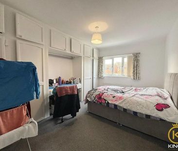 4 bedroom detached house to rent - Photo 6