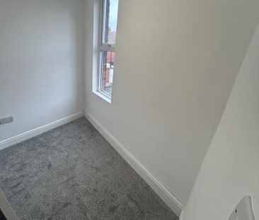 3 bedroom terraced house to rent - Photo 6