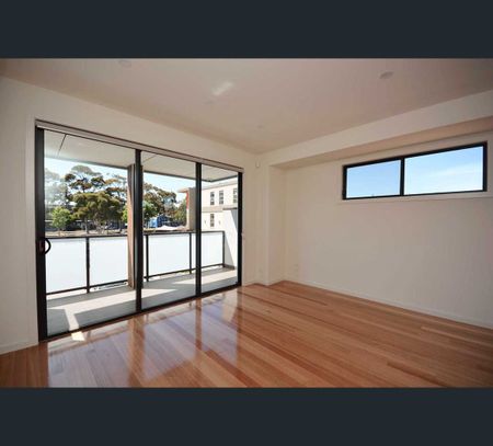 2/10 Market Street, St Kilda, Vic 3182 - Photo 4