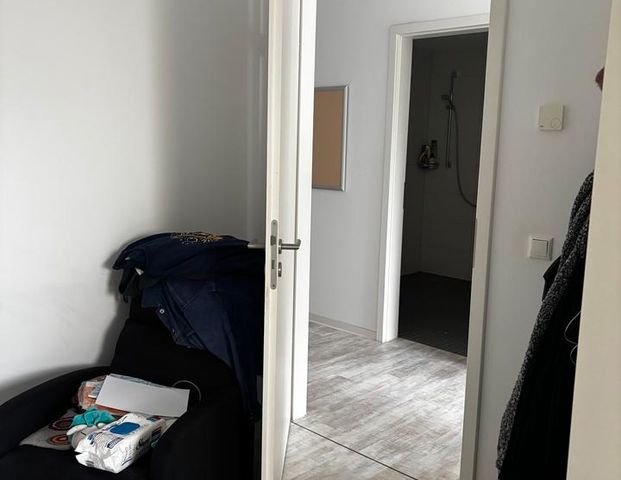 FRAUEN-WG FÜR STUDENTINNEN- Nachmieterin gesucht für 1 WG-Zimmer - Foto 1