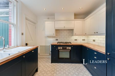 3 bedroom end of terrace house to rent - Photo 3