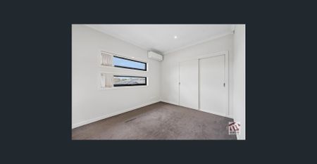LIGHT FILLED TWO BEDROOM HOME! - Photo 2