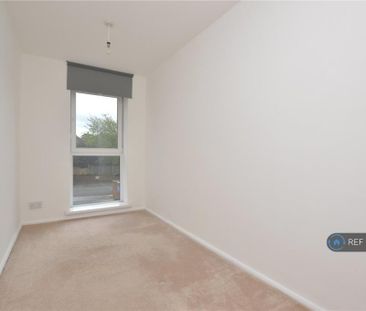 2 bedroom penthouse to rent - Photo 2