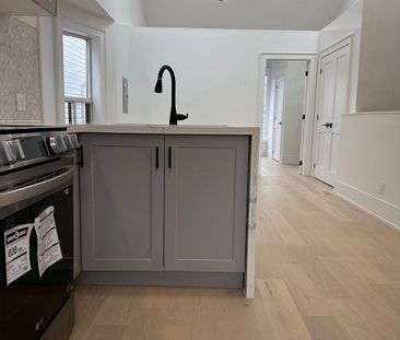 For Lease - 242 Christie Street, Toronto, Ontario - Photo 5