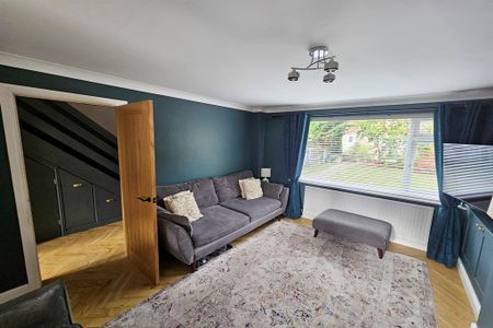 3 bedroom semi-detached house to rent - Photo 3
