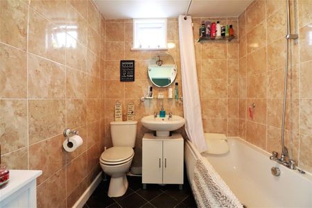 Craylands Lane, Swanscombe, Kent, DA10 0LP - Photo 4