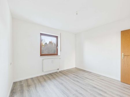 Helle 2-Zimmer-Wohnung mit Balkon in Lengenfeld– sofort bezugsfertig! - Photo 4