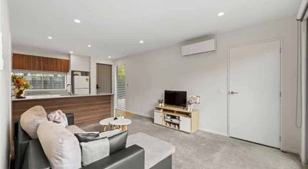 Modern 2 bed, 2 bath townhouse - Photo 3
