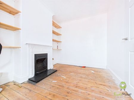 2 Bedroom - Photo 2
