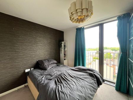 2 bedroom flat to rent - Photo 2