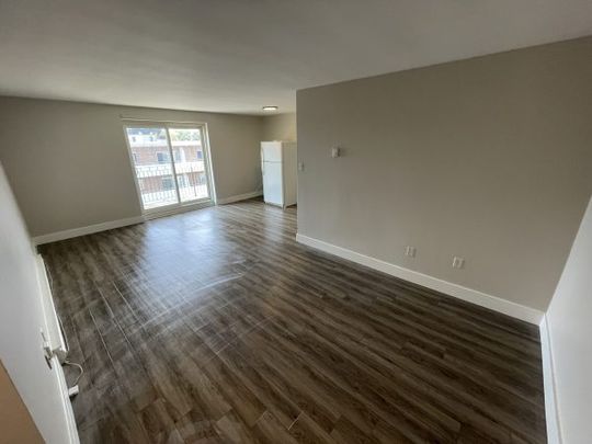 67 Notch Hill Rd, Unit 320, Kingston, ON - Photo 1