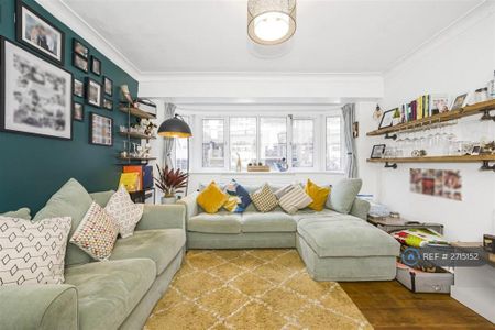 2 bedroom flat to rent - Photo 2