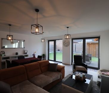 BEN-woning met 3 slaapkamers, terras met tuin, tuinberging en autos... - Foto 1