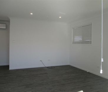 Unique Design - 2 Bedroom Home - Photo 2