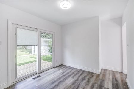 For Lease - 8 Glengarry Road, St. Catharines, Ontario - Photo 2