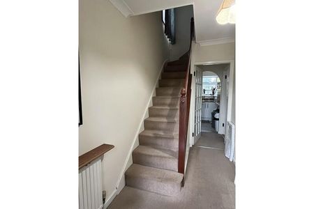 3 bedroom semi-detached house to rent - Photo 5