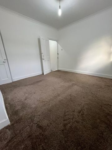 3 Bed Terraced House, Spencer Road, LU3 - Photo 2