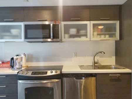 For Lease - 386 YONGE Street Unit# 1804, Toronto, Ontario - Photo 4