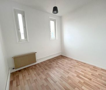 Location Appartement 4 pièces 80m² RIORGES 42153 - Photo 5