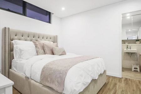 Gorgeous, Contemporary Apartment For Lease - Photo 3