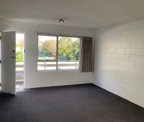 Looking for a cozy spot in Claudelands? - Photo 3