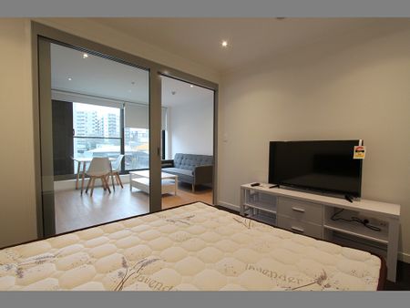 One Bedroom Gem - Photo 3