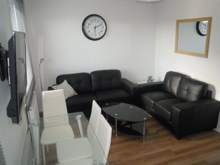 22 Corringham House (ii) – Room 3 - Photo 2