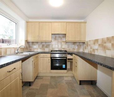 Bell House Avenue, Bradford, BD4 - Photo 3