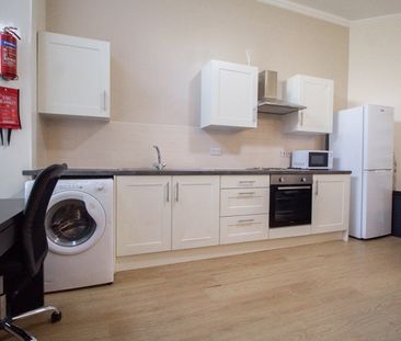 Apt 4-5, 12a Clarendon Road - Photo 6