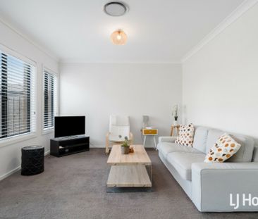 Beautiful 4 Bedroom Home - Great Location! - Photo 1