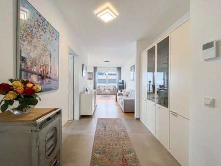 Moderne 3-Zimmer-Wohnung mit Aufzug, Fußbodenheizung & hellem Wohnbereich - Foto 2